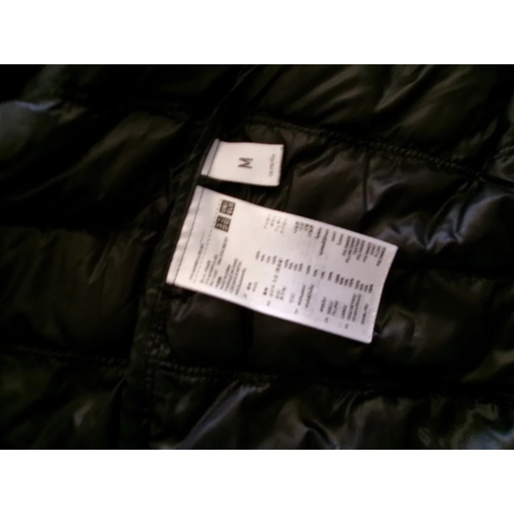 Uniqlo Ultra Light Down Jacket Mens Medium Black Quilted Puffer Coat 315-069089